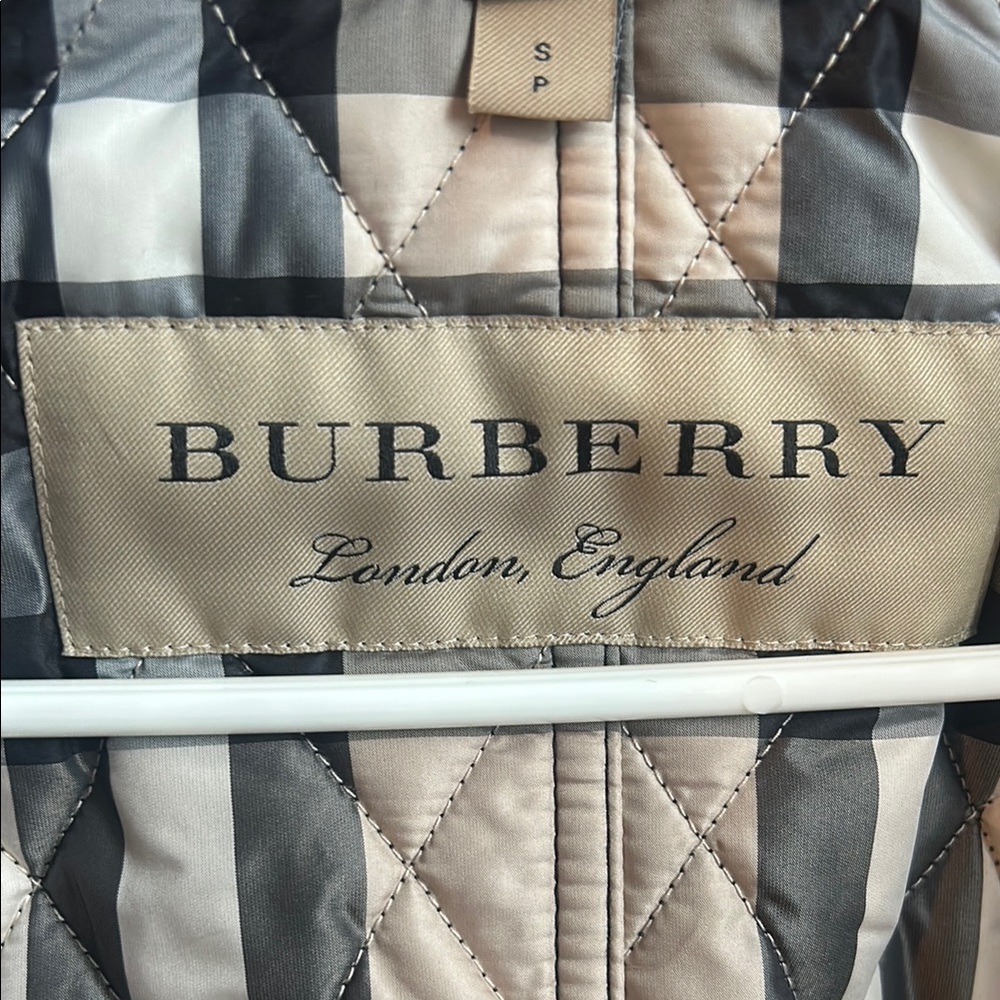 Burberry Black Quilted Jacket - Picture 4 of 6